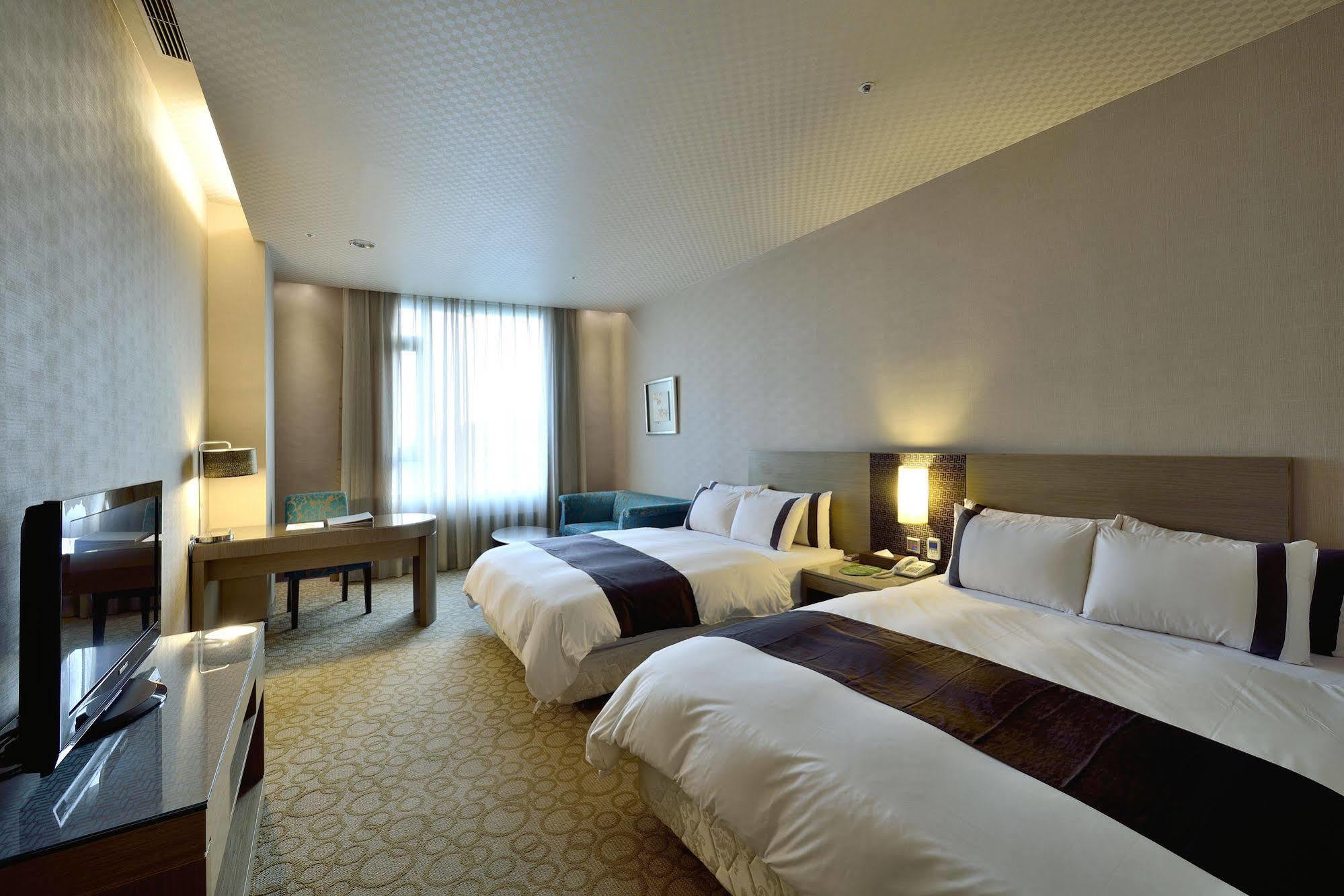 Shinkansen Grand Hotel Taichung Exterior foto